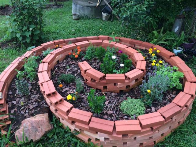construir un Espiral de Hierbas aromáticas
